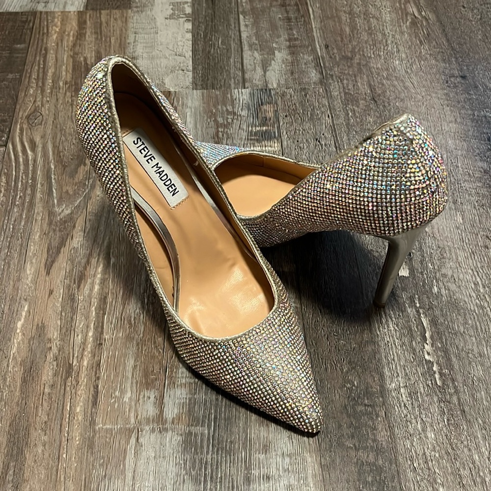 Steve Madden “Altisha” Nude Crystal Pumps
